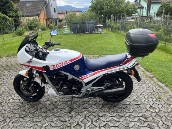 Moto d'epoca Honda VF 1000 F - immagine 2